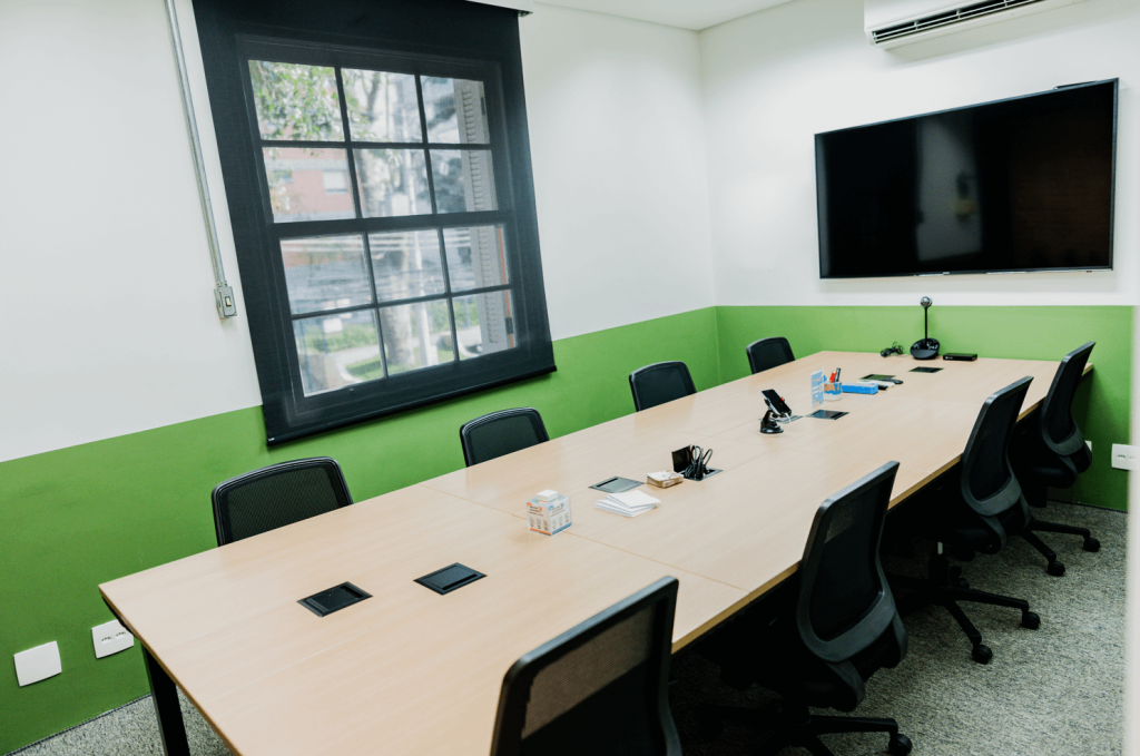 Sala de reunião da Blocktime Coworking como alternativa ao home office em São Paulo