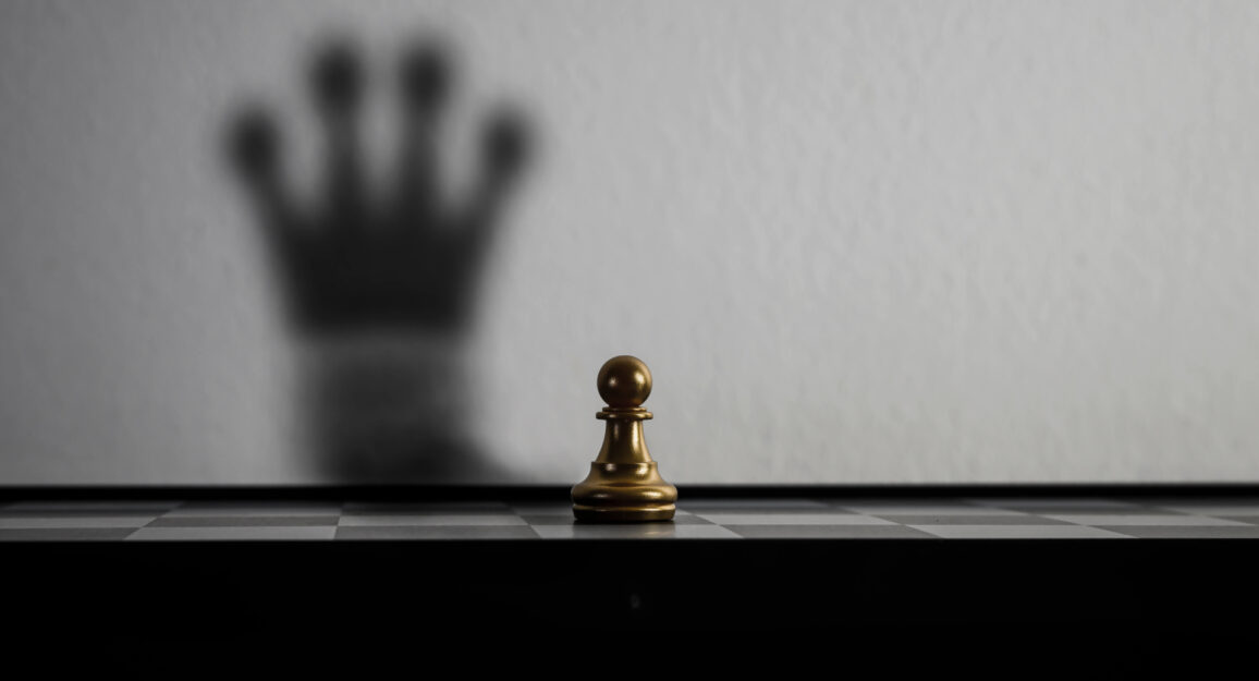 Imagem mostra peça de xadrez, passando a mensagem de sucesso