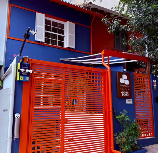Foto da entrada da unidade heroes