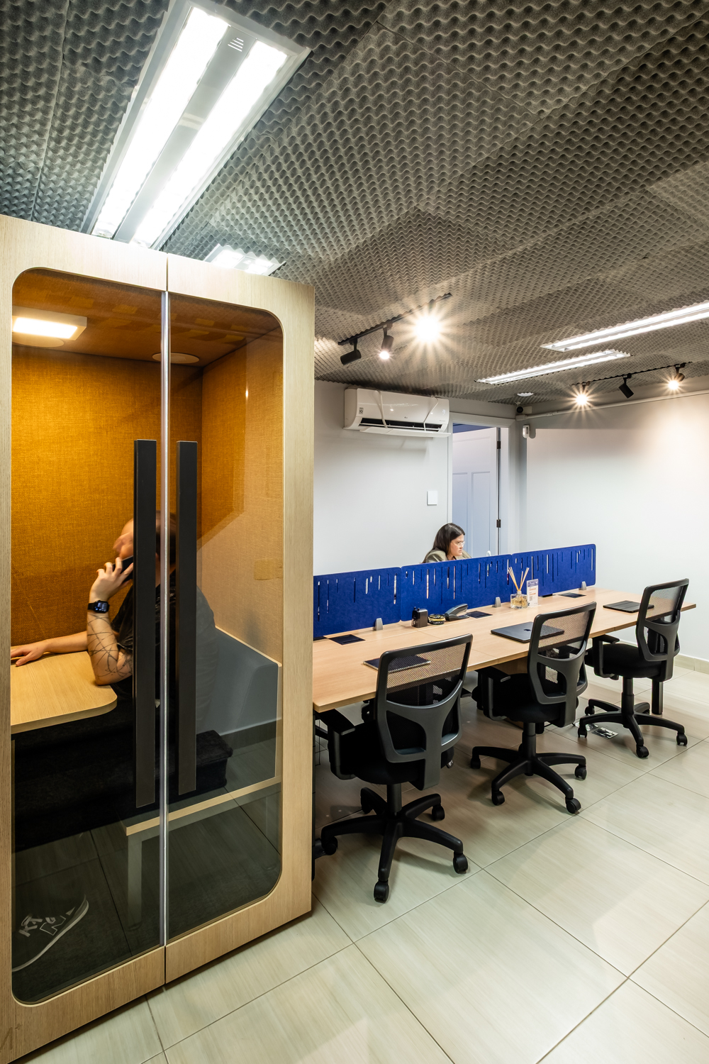 Cabine de Call e espaço compartilhado